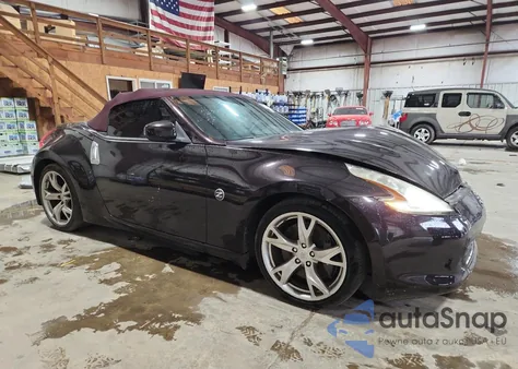 2010 Nissan 370Z z USA, uszkodzony, nr VIN JN1AZ4FH9AM303872